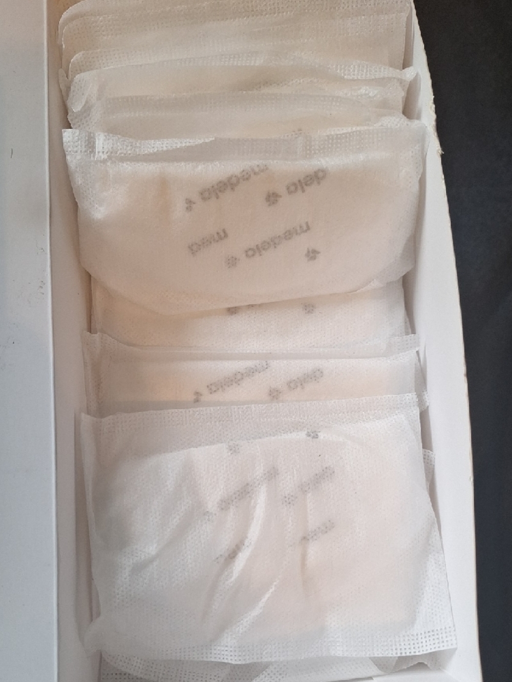 Medela Nursing Pads - Picture 3 of 3